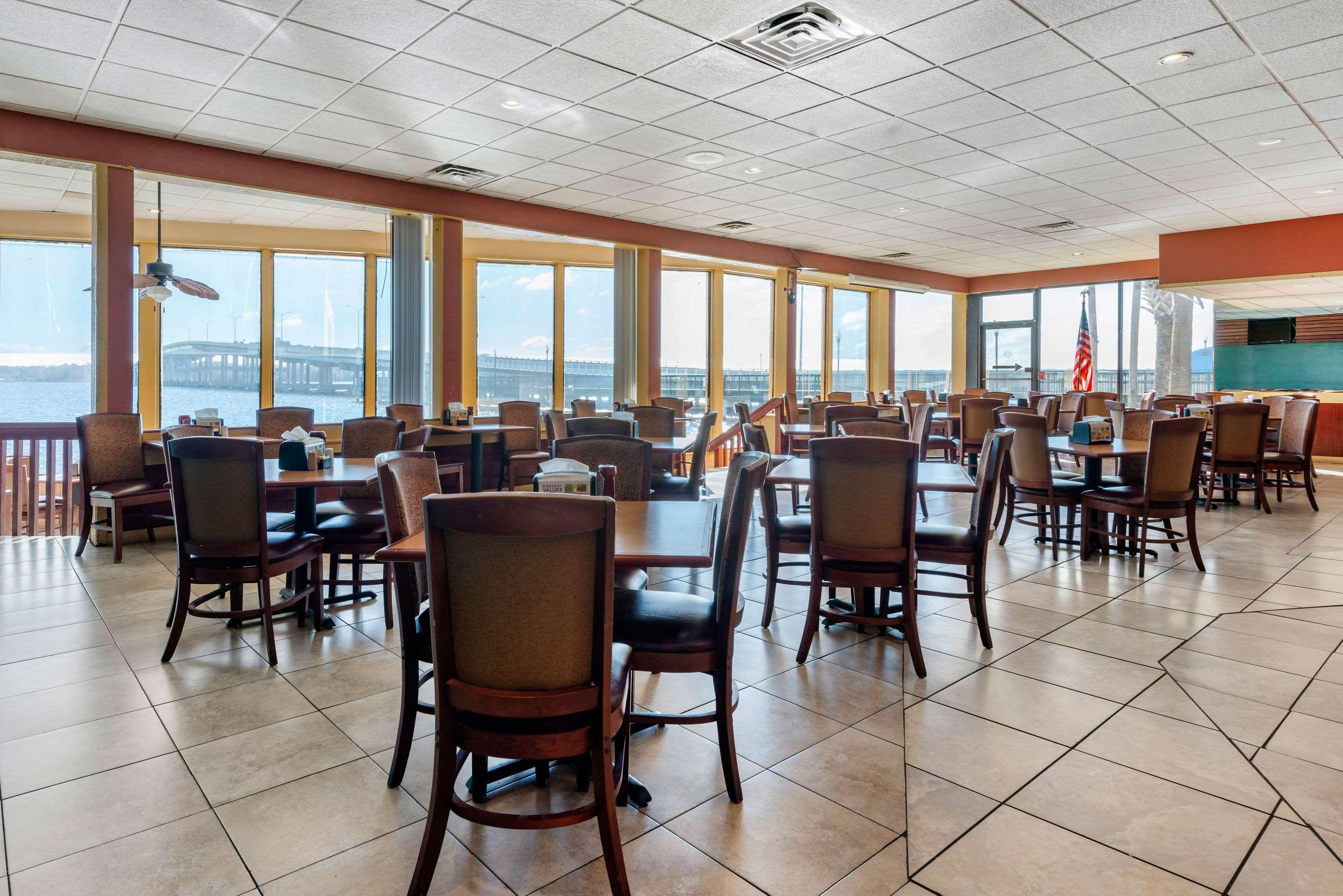 Quality Inn And Suites Palatka Riverfront Екстер'єр фото